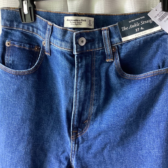 NWT Abercrombie & Fitch Curve Love Ultra High Rise The Ankle Straight Jean - Picture 5 of 6